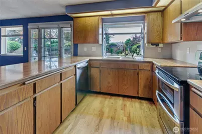 616 13th St SW, Puyallup, WA 98371 - Photo 13