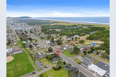 810 Pacific Avenue N, Long Beach, WA 98631 - Photo 3
