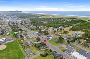 810 Pacific Ave N, Long Beach, WA 98631 - Photo 3