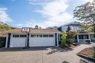 8829 NE 24th St, Clyde Hill, WA 98004 - Photo 1