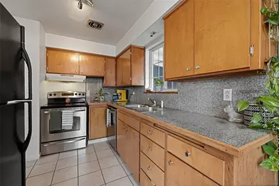 6127 Tacoma Avenue S, Tacoma, WA 98408 - Photo 11