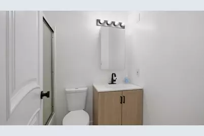 2379 E Section Street, Mount Vernon, WA 98274 - Photo 17