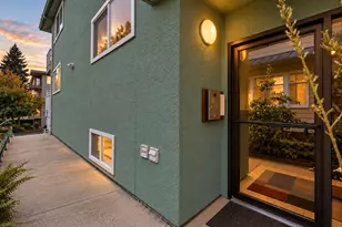 506 N 45th St, Seattle, WA 98103 - Photo 7