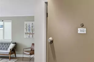 506 N 45th St, Seattle, WA 98103 - Photo 9