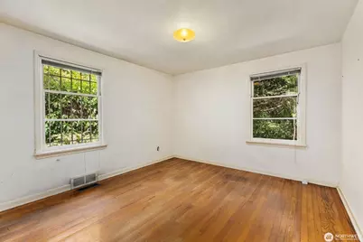 9525 7th Avenue NW, Seattle, WA 98117 - Photo 11