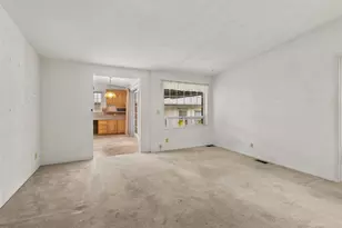 928 Jackson Ave, Raymond, WA 98577 - Photo 9