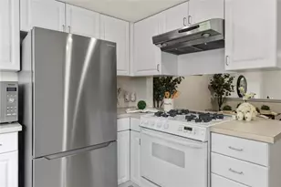 11570 Stone Ave N, Seattle, WA 98133 - Photo 15