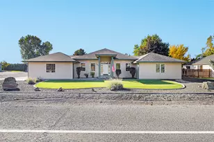 1713 NE Fairway Dr, Moses Lake, WA 98837 - Photo 1