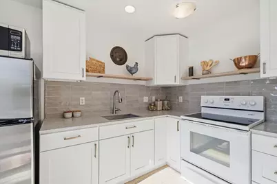530 W Olympic Place #206, Seattle, WA 98119 - Photo 7