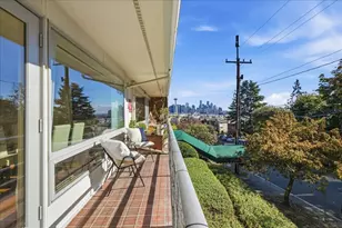 530 W Olympic Pl, Seattle, WA 98119 - Photo 11
