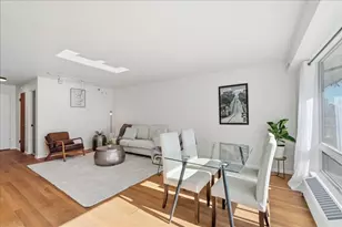 530 W Olympic Pl, Seattle, WA 98119 - Photo 3