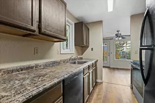 12526 SE 32nd St, Bellevue, WA 98005 - Photo 13