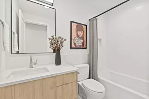 222 10th Ave E, Seattle, WA 98102 - Photo 23