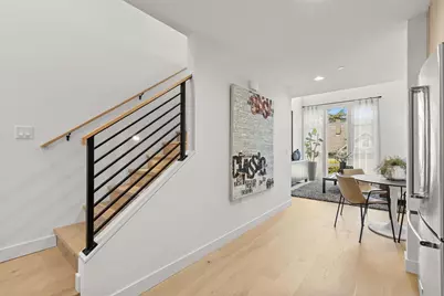 222 10th Avenue E #D, Seattle, WA 98102 - Photo 9