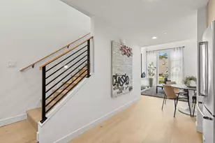 222 10th Ave E, Seattle, WA 98102 - Photo 9
