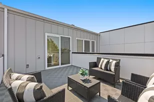 222 10th Ave E, Seattle, WA 98102 - Photo 29