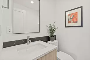 222 10th Ave E, Seattle, WA 98102 - Photo 13