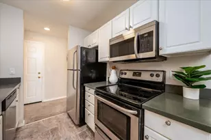 1000 NE 88th St, Seattle, WA 98115 - Photo 5