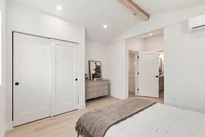 11227 Dayton Avenue N, Seattle, WA 98133 - Photo 19