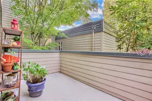 18100 15th Ave NE, Shoreline, WA 98155 - Photo 17