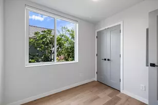 2440 NW 60th St, Seattle, WA 98107 - Photo 11