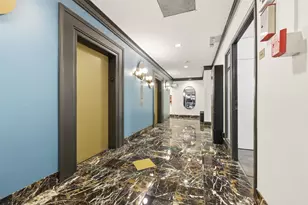 1105 Spring St, Seattle, WA 98104 - Photo 3