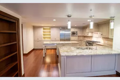 10660 NE 9th Place, Bellevue, WA 98004 - Photo 5