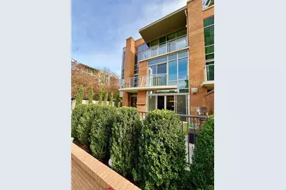 10660 NE 9th Place, Bellevue, WA 98004 - Photo 1
