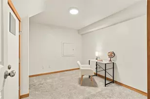 9243 35th Ave SW, Seattle, WA 98126 - Photo 5