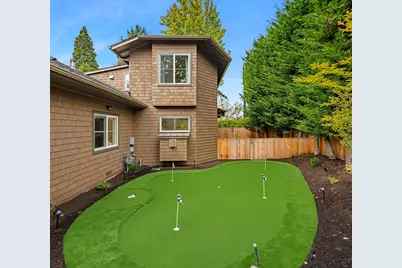 701 20th Avenue W, Kirkland, WA 98033 - Photo 33