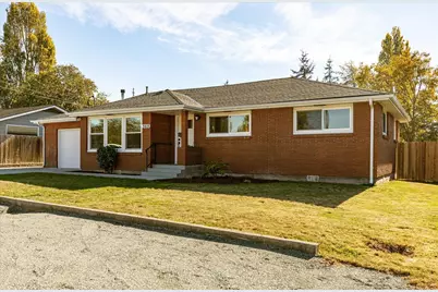569 SE 6th Avenue, Oak Harbor, WA 98277 - Photo 1
