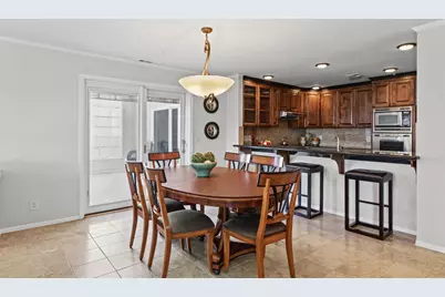 10115 NE 62nd Street #A202, Kirkland, WA 98033 - Photo 9