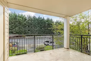 13626 NE 7th St, Bellevue, WA 98005 - Photo 27