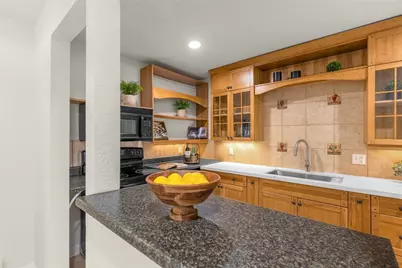 13626 NE 7th Street #F10, Bellevue, WA 98005 - Photo 7