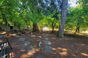 12051 SE 42nd St, Bellevue, WA 98006 - Photo 17