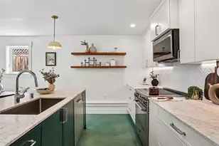 1619 3rd Ave W, Seattle, WA 98119 - Photo 9