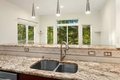 6515 SE Cougar Mountain Way #1, Bellevue, WA 98006 - Photo 11