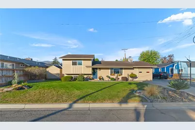 1300 Cashmere Street, Wenatchee, WA 98801 - Photo 3