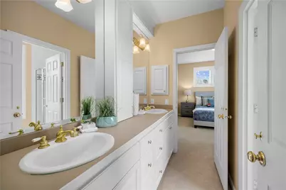 649 E Lake Sammamish Parkway SE, Sammamish, WA 98074 - Photo 27