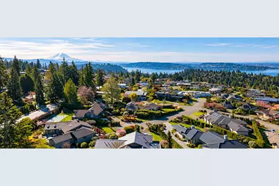 2023 92nd Avenue NE, Clyde Hill, WA 98004 - Photo 9