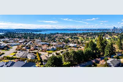 2023 92nd Avenue NE, Clyde Hill, WA 98004 - Photo 5