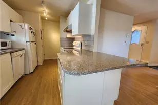 12520 SE 30th St, Bellevue, WA 98005 - Photo 9