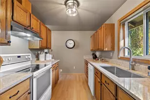 10103 27th Dr SE, Everett, WA 98208 - Photo 5