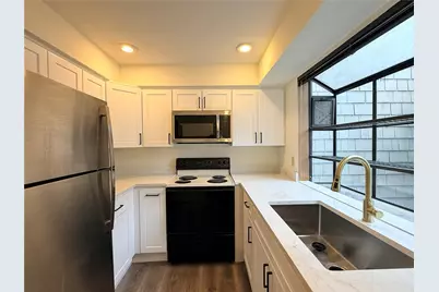 3921 108th Avenue NE #201A, Bellevue, WA 98004 - Photo 5