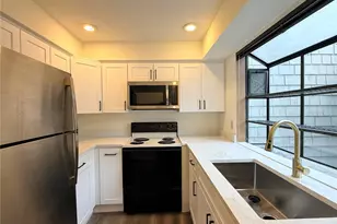 3921 108th Ave NE, Bellevue, WA 98004 - Photo 5