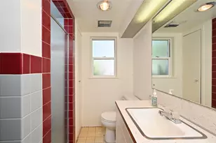 4528 NE 54th St, Seattle, WA 98105 - Photo 27