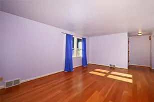4528 NE 54th St, Seattle, WA 98105 - Photo 9