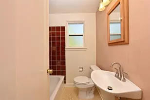 4528 NE 54th St, Seattle, WA 98105 - Photo 29