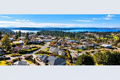 2023 92 Avenue NE, Clyde Hill, WA 98004 - Photo 7
