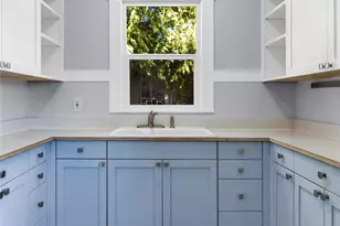 256 NE 50th St, Seattle, WA 98105 - Photo 17